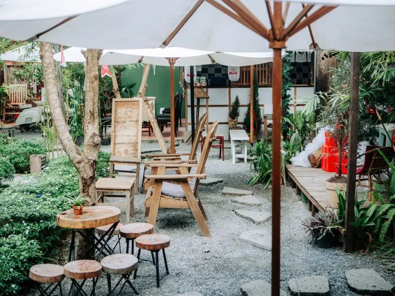4 Phong Cách Trang Trí Quán Cafe Với Cây Xanh Xu Hướng